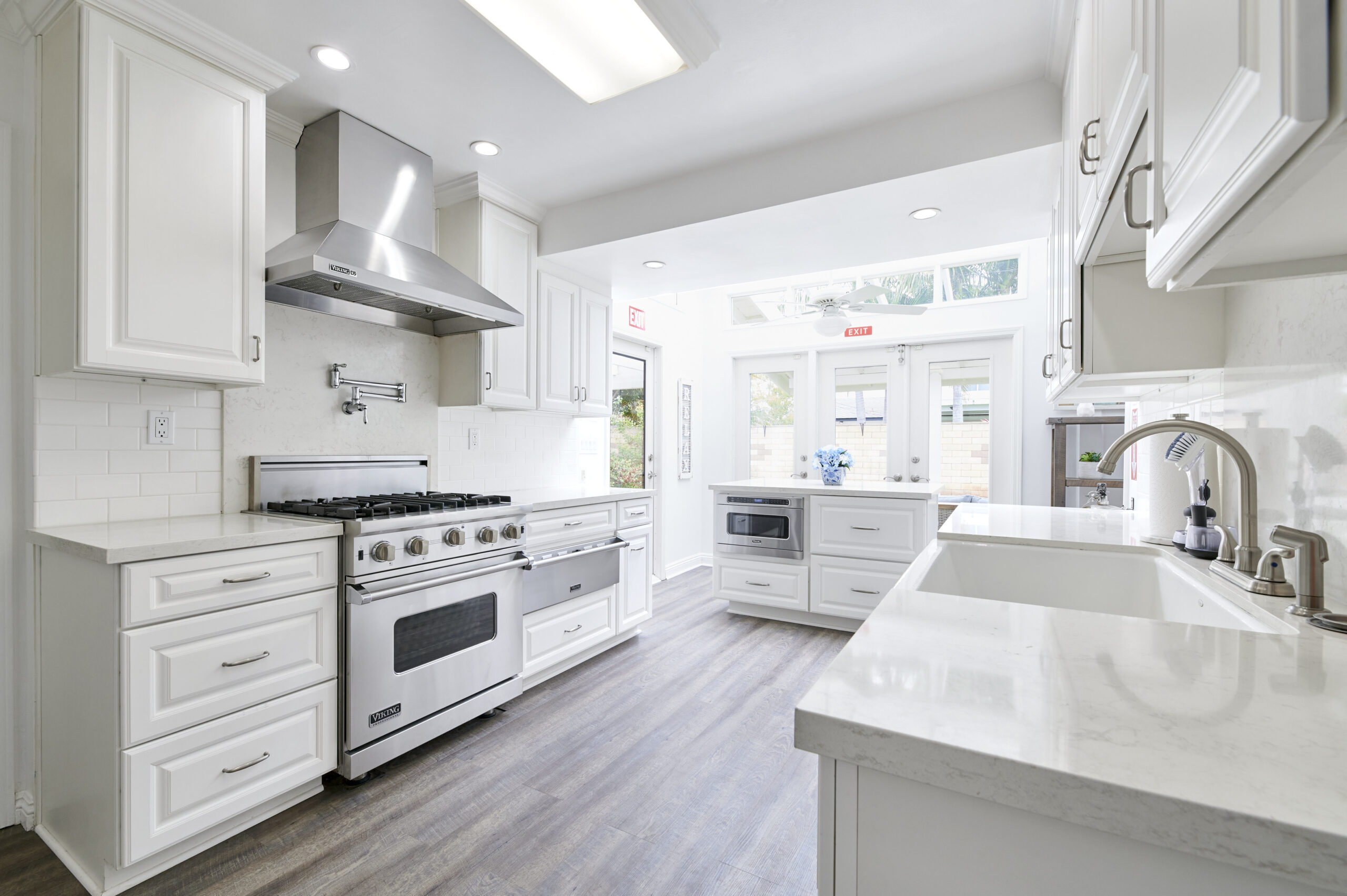 image of the kitchen of Gratitude Lodge rehab facility