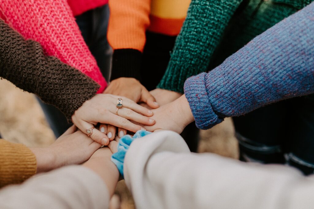 people holding hands representing Mental health residential treatment