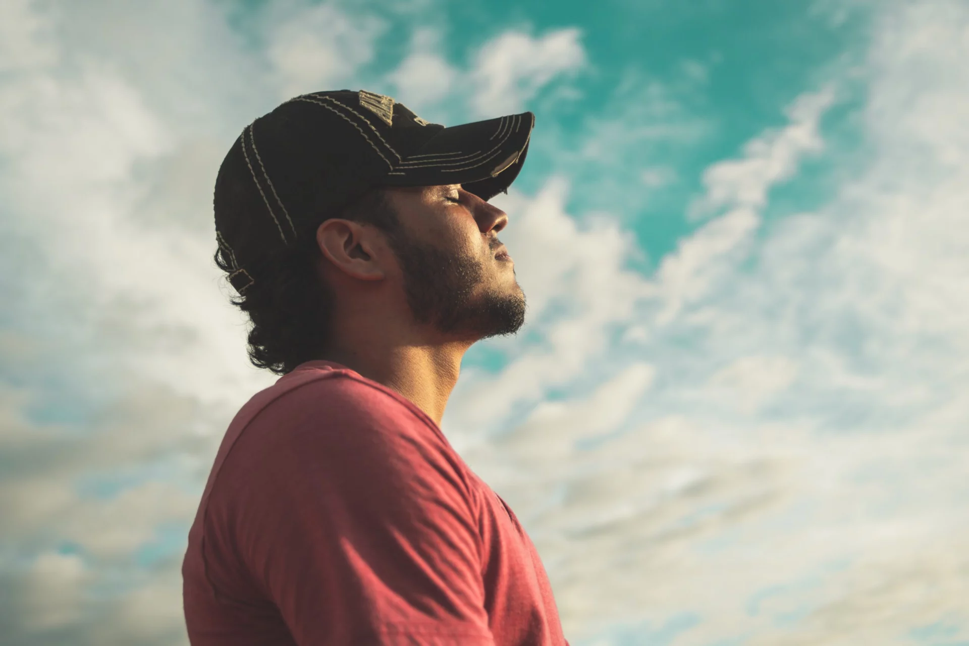 man looking up at sky representing Is prednisone addicting