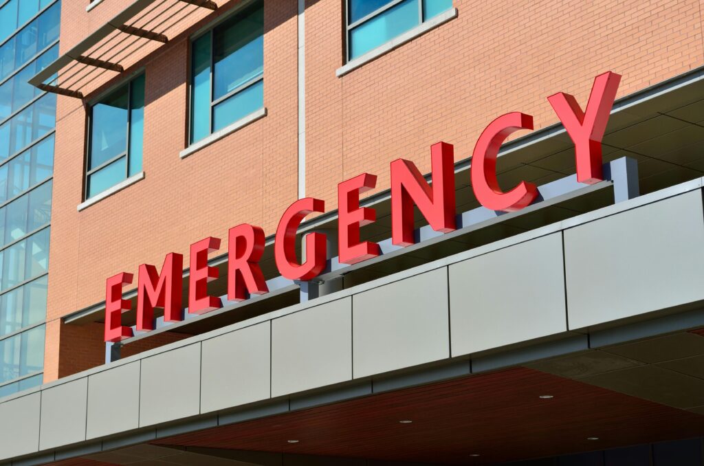 An emergency room, depicting the urgent nature of seeking medical assistance in the event of a fentanyl overdose