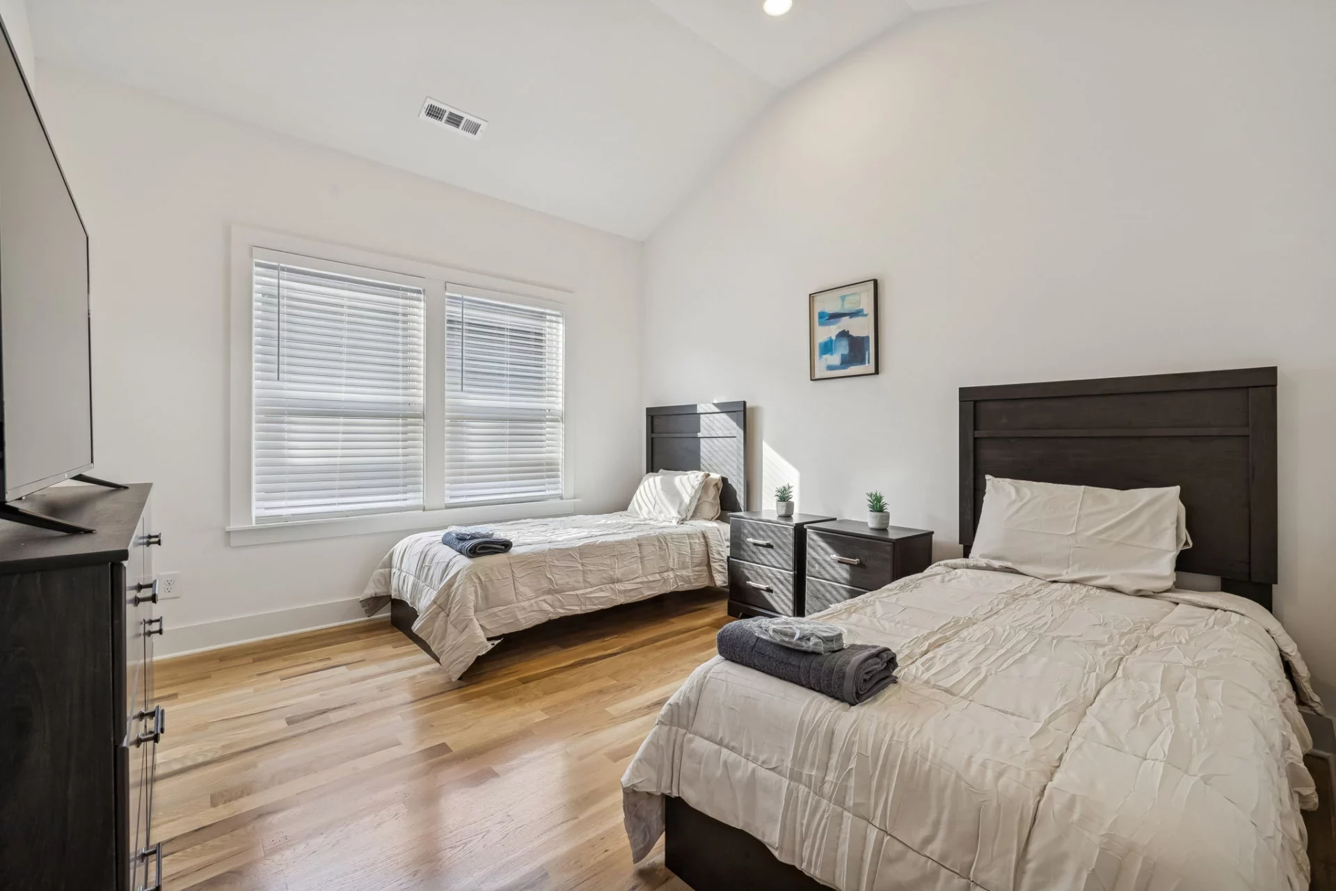 44-2623-Pennington-Ave-044.webp