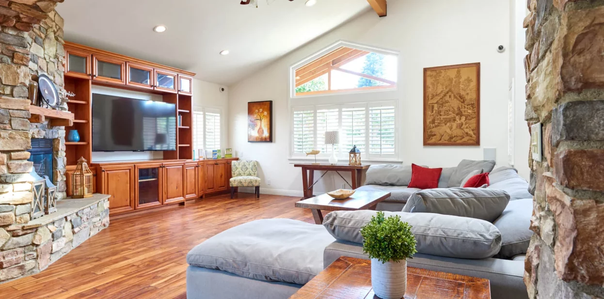 Gratitude-Lodge-Long-Beach-Living-Room-2-1-4.webp
